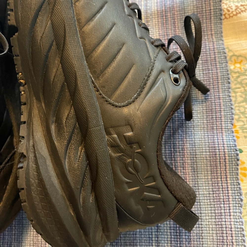 Womens size 8.5 Hokas.